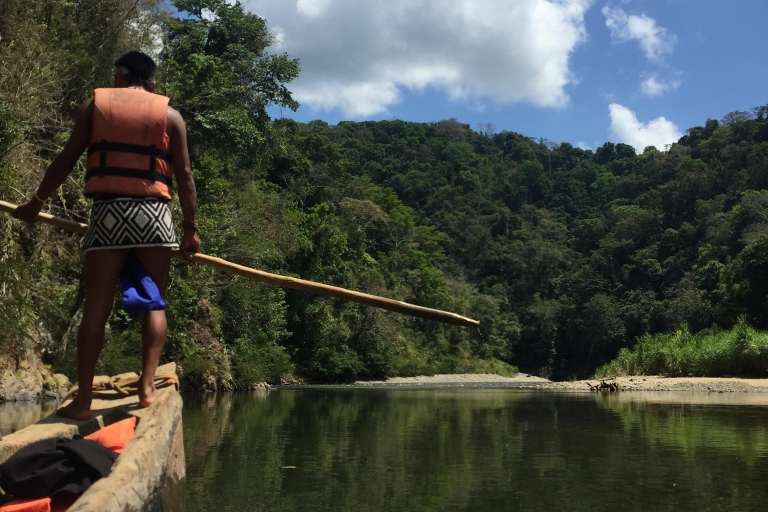 Wioska Embera nad rzeką Chagres i wędrówka do wodospadu