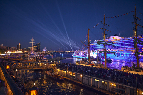 Hamburg: Ljus- och fyrverkerishow Port Aniversary från båtErfarenhet av pråmar