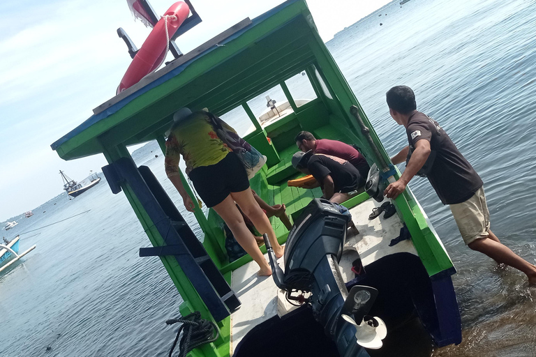 Explore and snorkeling Gili Nanggu Secret Island