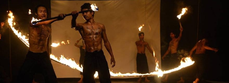 Phare : Le spectacle de cirque cambodgien avec prise en charge et retour