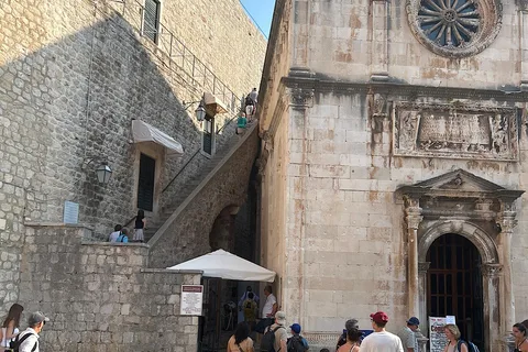 Dubrovniks gamle bydel: Aftentur med historie, vin og bidder