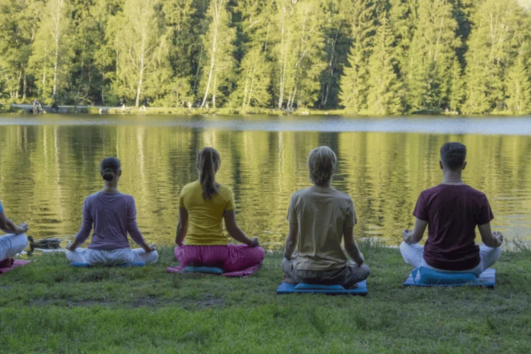 Tirana : Cours de Qigong au bord du lac