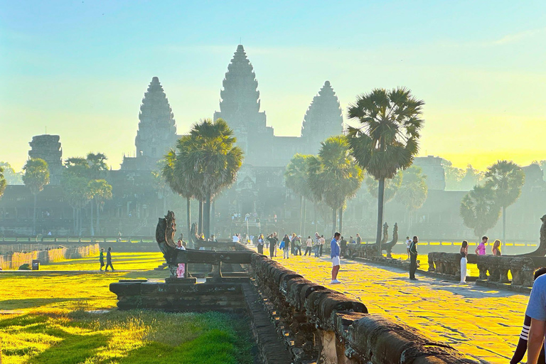 Siem Reap PM: Half-Day Angkor Wat & Ta Prohm by Vintage Jeep