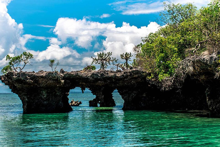 Zanzibar: Safari Blue Snorkeling, Sandbank & Seafood Lunch Shared Tour with Hotel Pickup & Drop-off