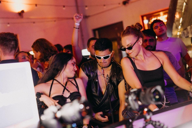 Hamburg: New Year’s Eve Night, Hidden Bars, VIP Club Entry