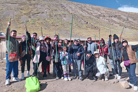 Cusco: Guided Excursion to the 7 Colors Mountain with Breakfast & Lunch Cusco: Guided Tour to the Rainbow Mountain with Breakfast and Lunch