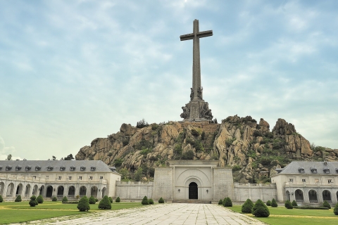 El Escorial & Basilika im Tal der Gefallenen: FührungZweisprachige Tour - Englisch bevorzugt
