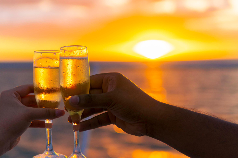 Fiji: Captain Cook Cruises - Day and Dinner Combo