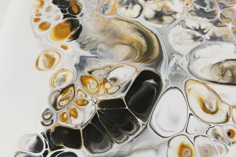 Leipzig: Acrylic Pouring Workshop – Pour Your Artwork