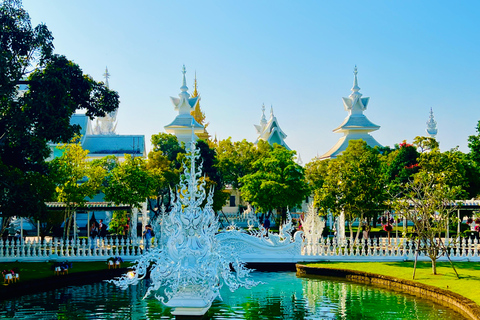 Chiang Mai: Chiang Rai-White-Blue-Big Buddha &amp; Lalitta Café[Privat] Chiang Rai-Weiß-Blau-Big Buddha &amp; Lalitta Café