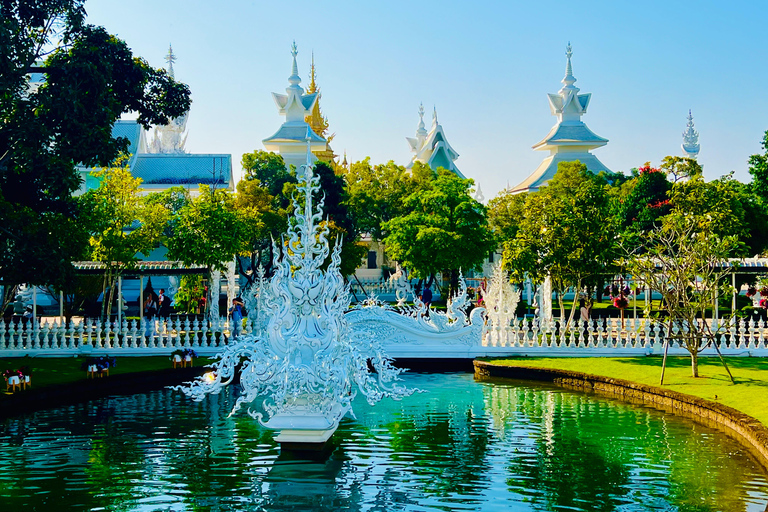 Chiang Mai: Chiang Rai-White-Blue-Big Buddha &amp; Lalitta Café[Privat] Chiang Rai-Weiß-Blau-Big Buddha &amp; Lalitta Café