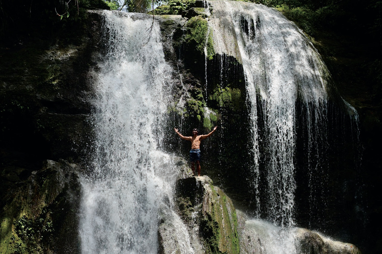 Puerto Rico: Cueva del Indio, Waterfalls, & Beach Tour