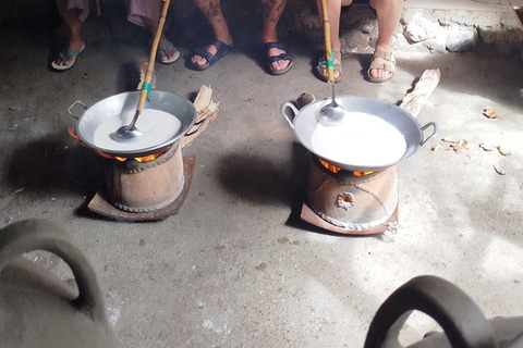 Lombok: aprende la forma tradicional de elaborar aceite de coco.Lombok: aprende la forma tradicional de elaborar aceite de coco