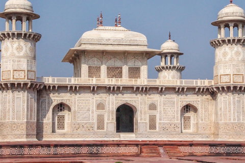 Vanuit Delhi: Taj Mahal, Agra Fort en Baby Taj TourTour met gids + lunch + toegangsprijs + AC-auto