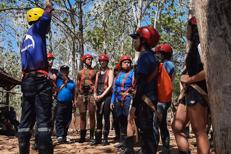 Yogyakarta: Aventura en la Cueva de Jomblang y la Cueva de Pindul en un díaCueva de Jomblang y Cueva de Pindul (ticket de entrada incluido)