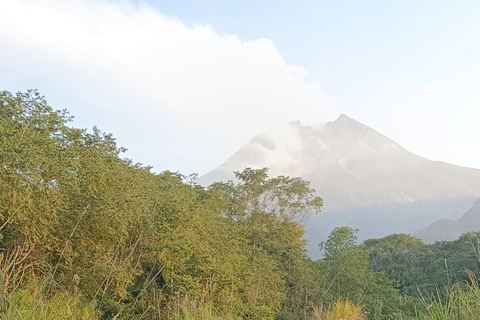 Yogyakarta : Aventure en Jeep et en quad sur le volcan MerapiVisite privée tout compris