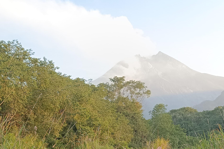 Yogyakarta : Aventure en Jeep et en quad sur le volcan MerapiVisite privée tout compris