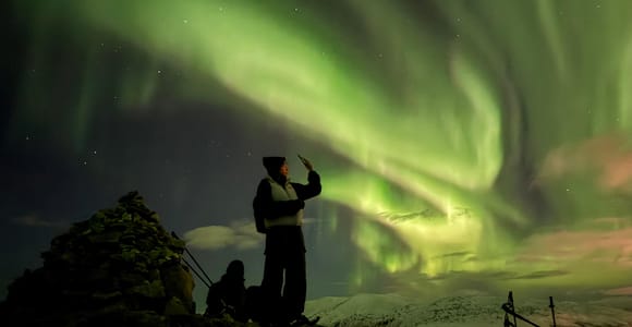 Tromsø: Artic Terrain Snowshoe Expedition with Local Guides
