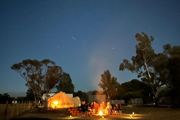 Pink Lake Tiny House verblijf - BBQ diner &amp; kampvuur ervaring