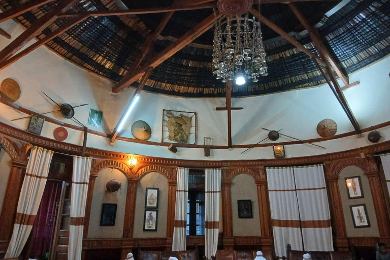 Addis Ababa: Guided City Highlights Tour in English & French