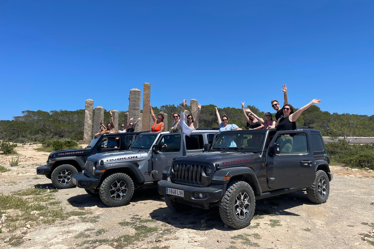 Ibiza: Private Jeep Wrangler Tour & Lunch at Beach Rest.