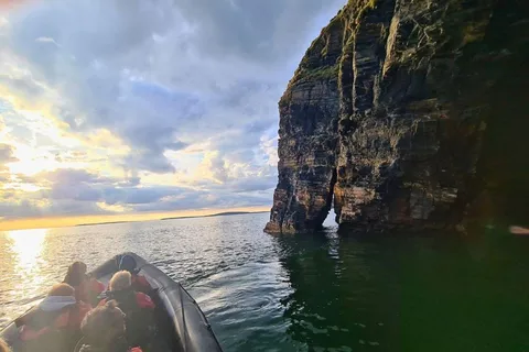 Kilrush: Crucero Safari al Atardecer con Acantilados y Cuevas