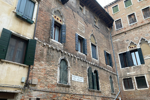 Venedig: Mysteriöse Geschichten von Hexen und Geistern.