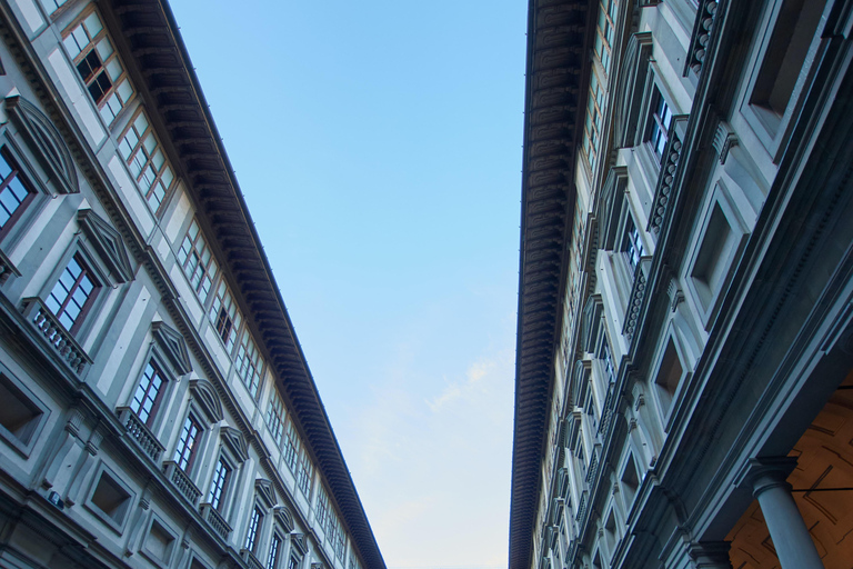 Firenze: Tour guidato per piccoli gruppi della Galleria degli Uffizi con bigliettoVisita guidata italiana