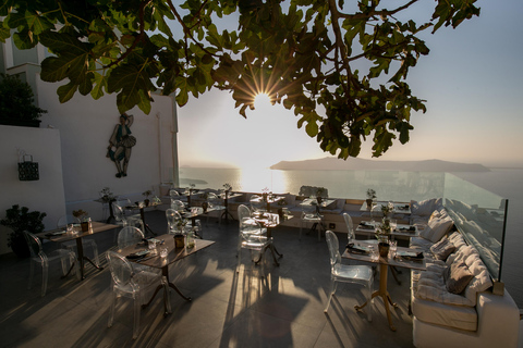 Santorini: Sunset Wine Tasting at The Athenian House