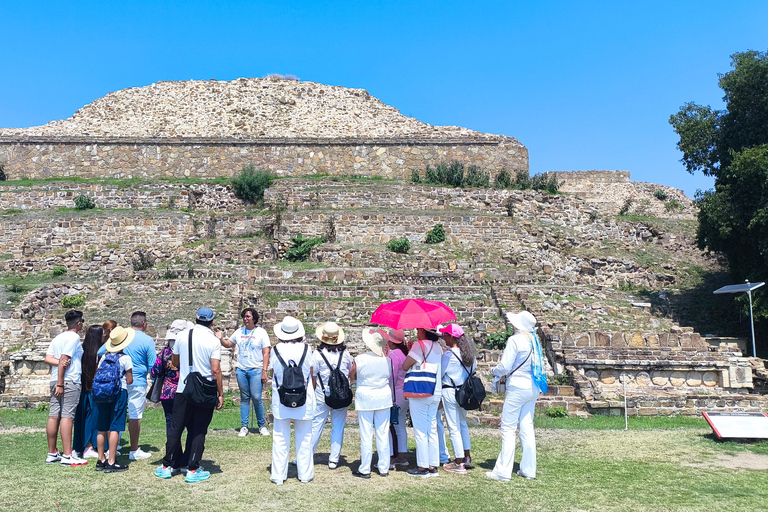 Monte Albán + Ancestral Mezcal + Alebrijes + Food = Oaxaca Oaxaca: Sightseeing Tour to Monte Albán, Black Mud, and Ancestral Mezcal