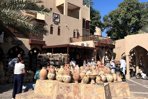 Muscat : Explore Nizwa Fort and Souq