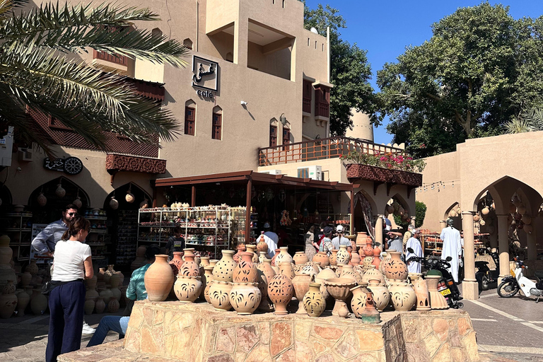Muscat : Explore Nizwa Fort and Souq