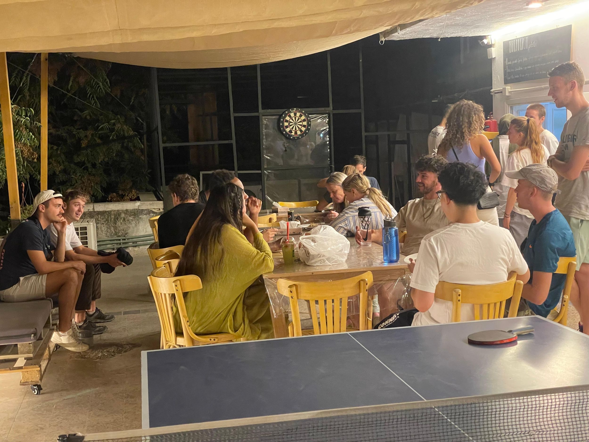 Amman: All-you-can-eat-Dinner auf der Dachterrasse mit Spielen
