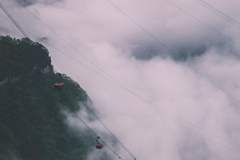 Zhangjiajie Day Tour: Avatar Mountains & Xiangxi Show