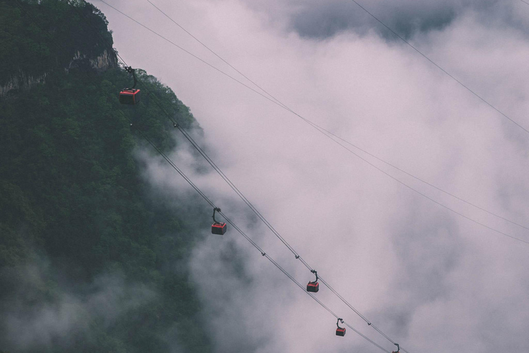Zhangjiajie Day Tour: Avatar Mountains & Xiangxi Show
