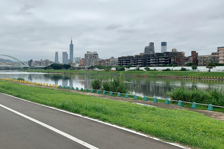 Taipei: Riverside Bike Ride with Optional Tea and Hike Greater Taipei: Riverside Bike Ride and Danshui Old Street