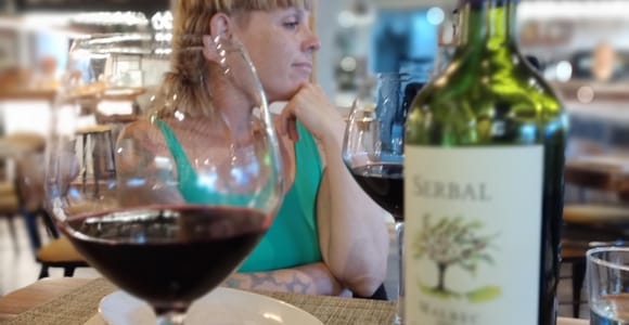 Marbella: Geführte Markttour mit Tapas und Weinbegleitung