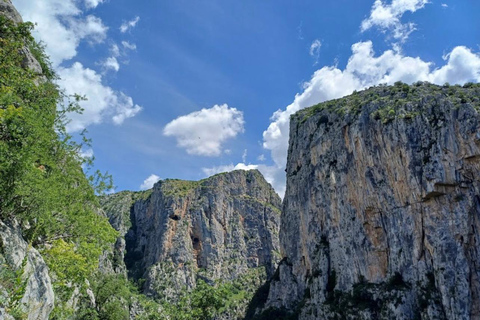 Vanuit Berat: Osumi Canyon, Bogova waterval en Pirro Goshi...