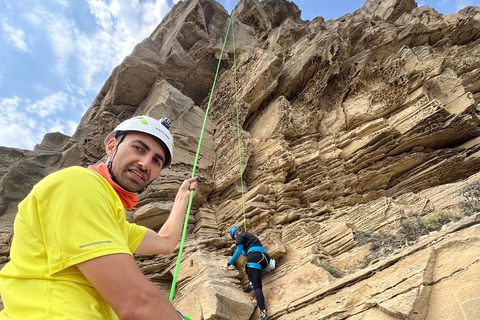 Baku: Rock Climbing Experience with Guide and Gear