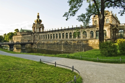 Dresden: Schmunzelführung mit Sektempfang