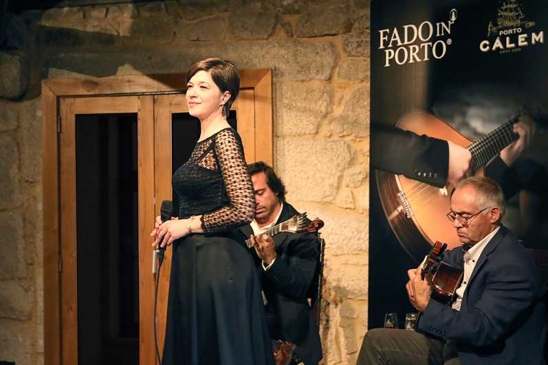 Porto: cantina Cálem, spettacolo di Fado e degustazione vini