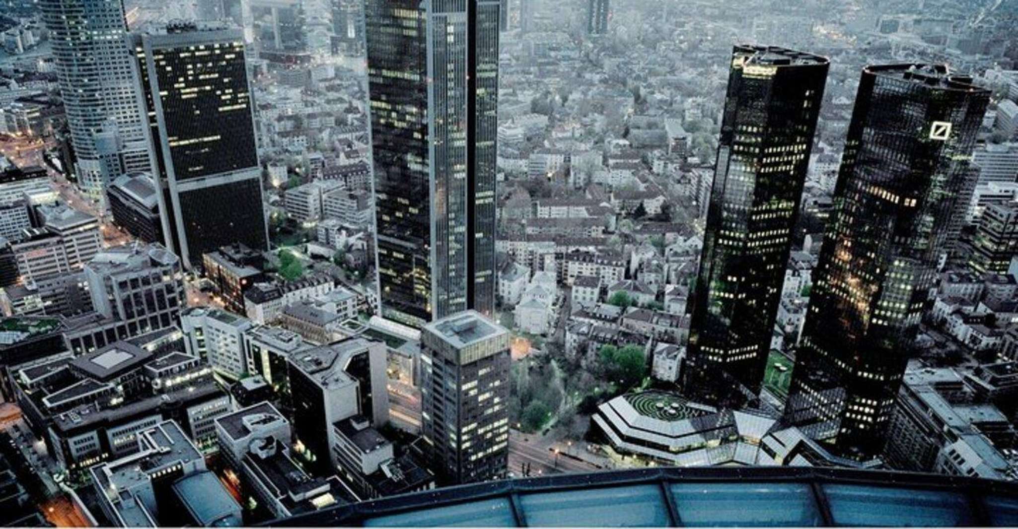 Frankfurt : Highlights & hidden Gems Private Walking Tour