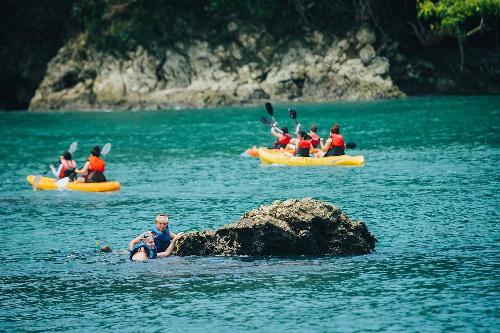 Manuel Antonio: Kajak- und Schnorchelabenteuer an einem verborgenen Strand