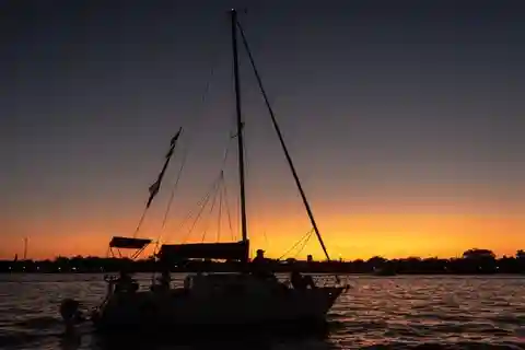 San Fernando: Sailboat ride with Tango and Choripan