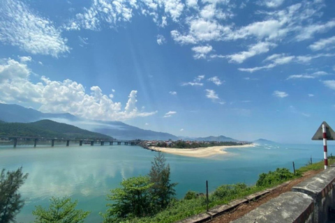 Hoi An/Da Nang : Transfert vers Hue via le col de Hai Van en voiture privéeHoi An/ Da Nang : Transfert vers Hue via le col de Hai Van et Lang Co