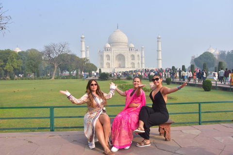 From Delhi: Overnight Agra Tour With Fatehpur Sikari By Car