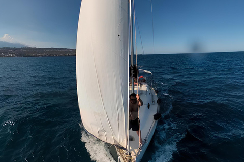 Catania: Sunset Sailing Aperitif along the Coast
