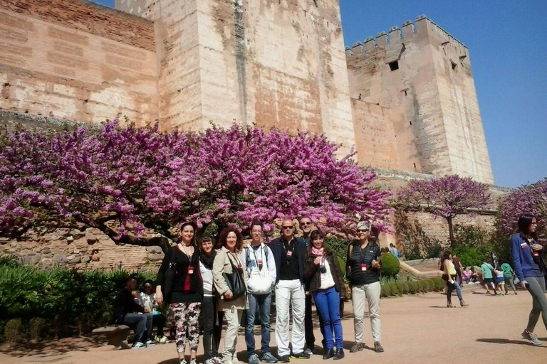 Alhambra Surroundings: History, Architecture and Legends