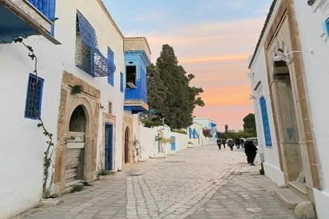 Z Hammamet: Sidi Bousaid o zachodzie słońca