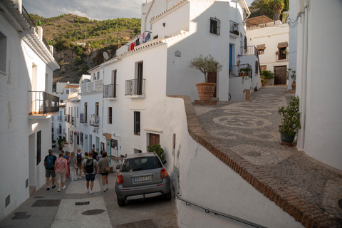 Torremolinos/Benalmadena: Grotten van Nerja Tour met FrigilianaTorremolinos/Benalmadena: rondleiding door de grotten van Nerja met Frigiliana